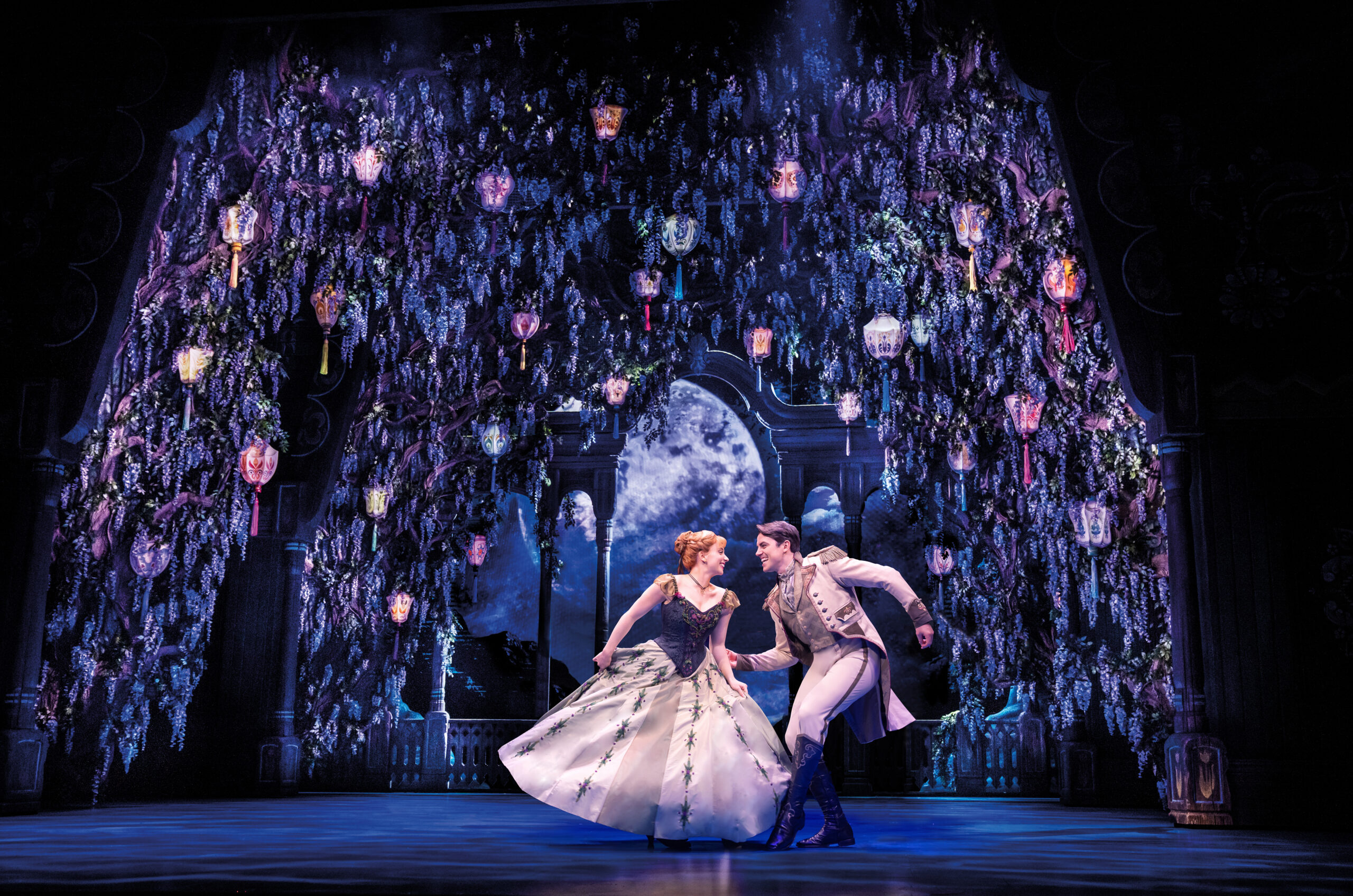 Laura Dawkes as ‘Anna’ alongside Oliver Ormson as ‘Hans’ in ‘Frozen the Musical’ / Image credit: Johan Persson/© Disney